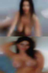 SMOOTH BOTTOMS A naked mature woman on PLUS.
